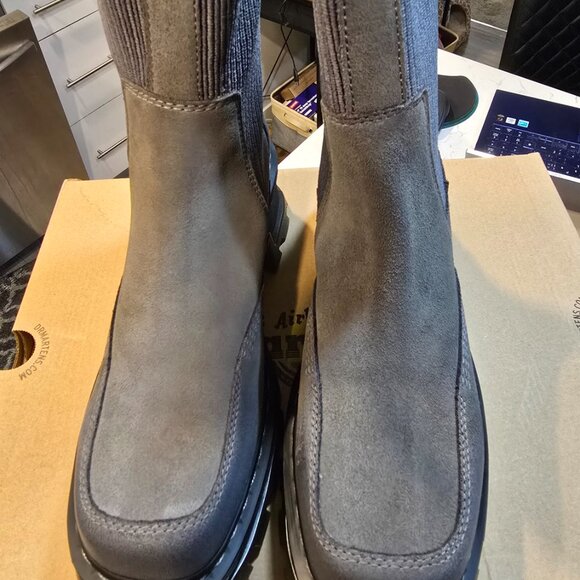 Dr. Martens Corran Chelsea Waxy Suede Heeled Boots Mens Size 10 Womens 11 NEW - Picture 8 of 11